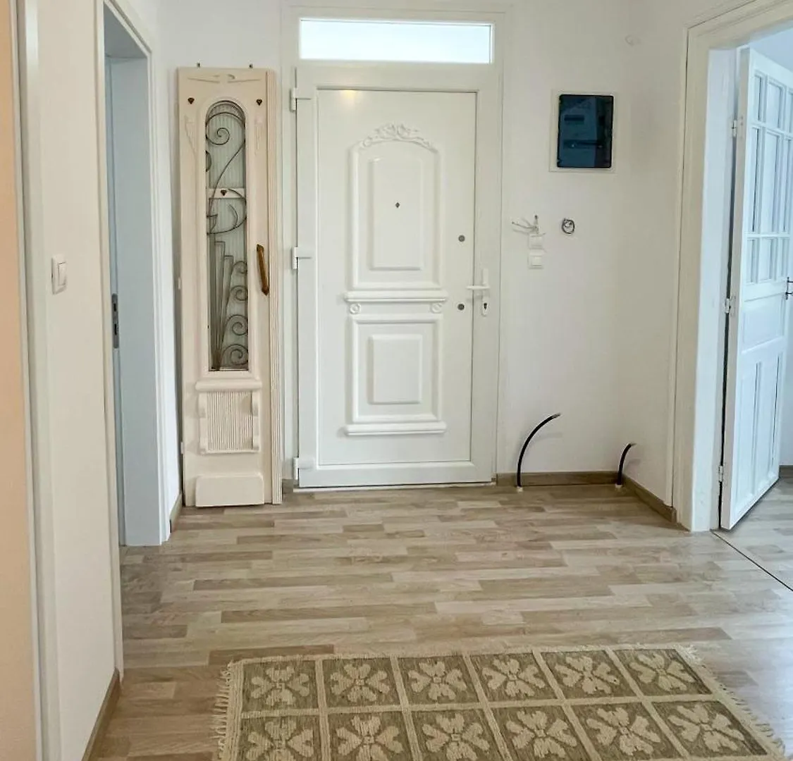 Bright & Spacious Apartment Near City Center. Thessaloniki