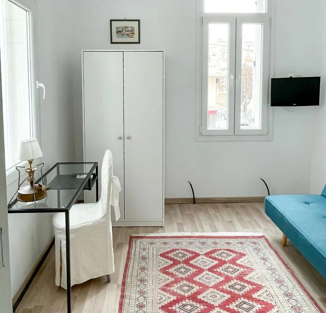Bright & Spacious Apartment Near City Center. Thessaloniki