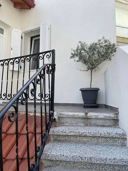 Bright & Spacious Apartment Near City Center. Thessaloniki